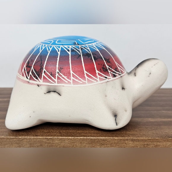Horse hair pottery signed turtle
